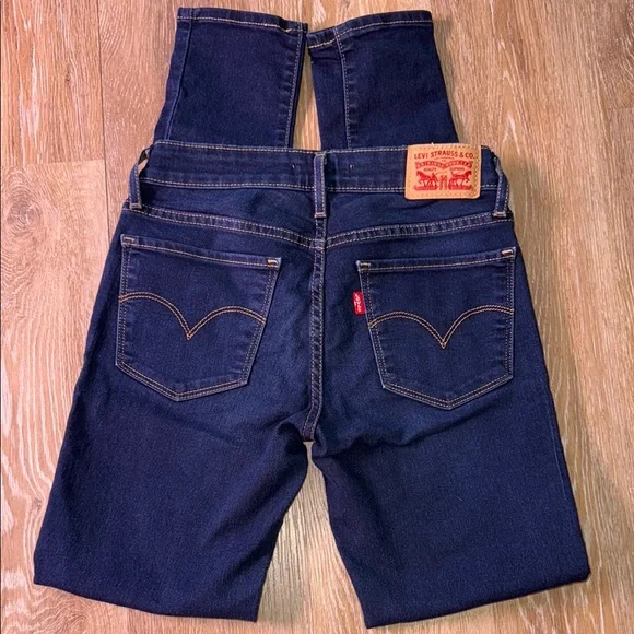 Levi's 711 Women Dark Blue Skinny Jeans Classic Style Size 00 Short - Picture 2 of 3